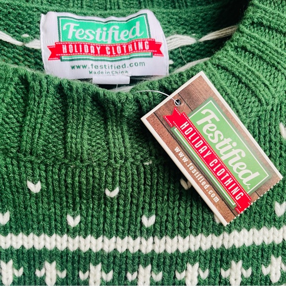 FESTIFIED NWT Holiday Sweater - Picture 7 of 15